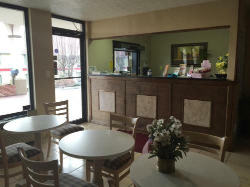 Motel Parkway Inn