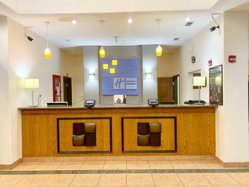 Holiday Inn Express Hotel And Suites Alice