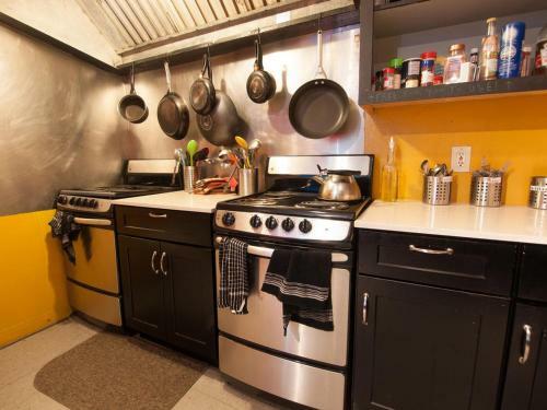 Hi - Austin Hostel