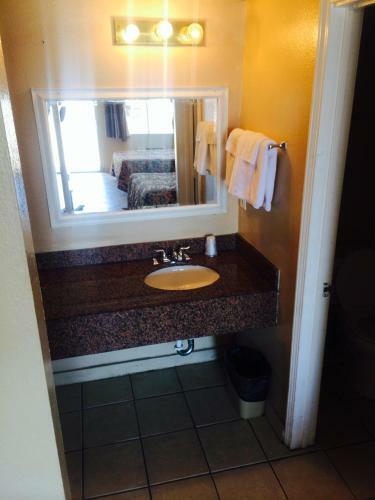 Austin Motor Inn