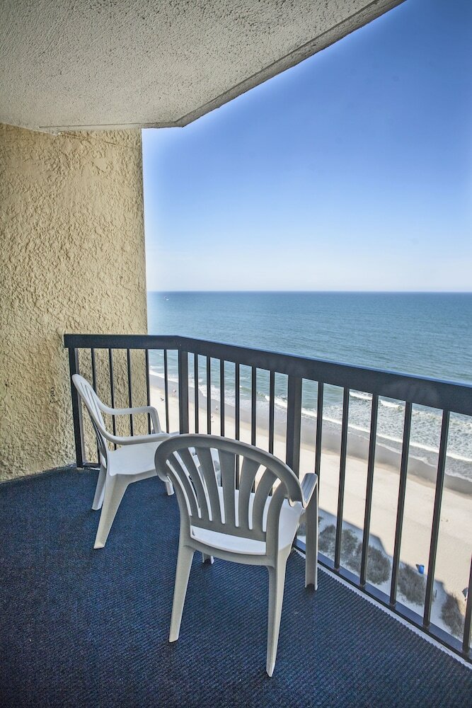 Hotel Compass Cove