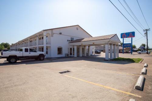 Motel 6 Bryan Tx