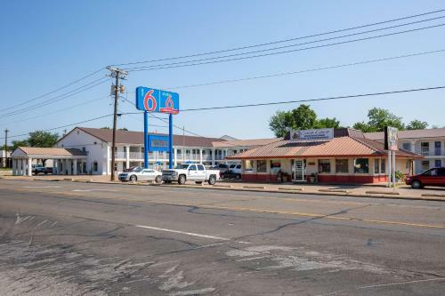 Motel 6 Bryan Tx