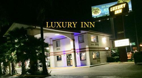 Motel Luxury Inn