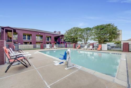 Motel Executive Inn And Suites College Station