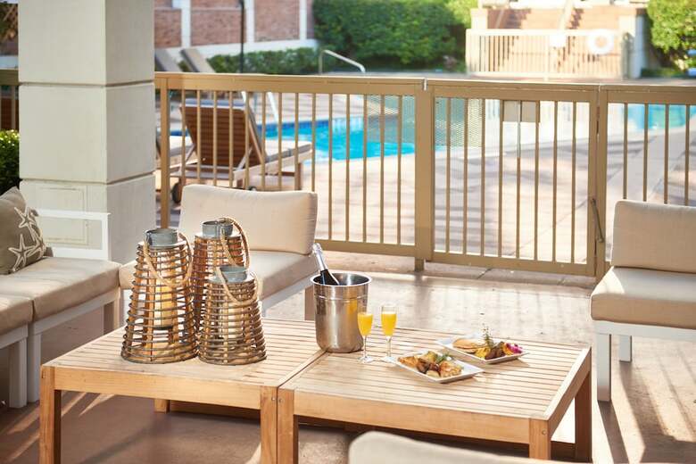 Hotel Doubletree By Hilton Dallas Market Center
