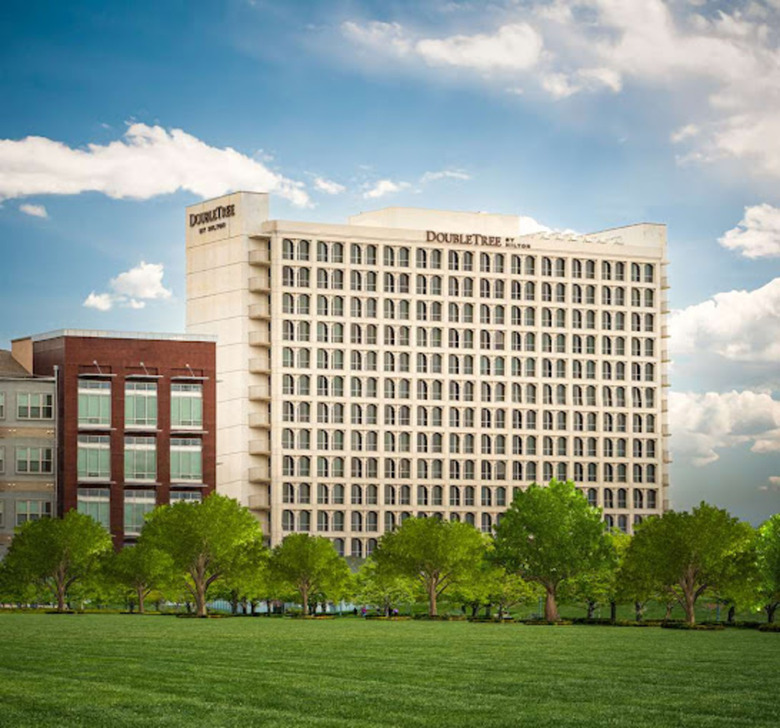 Hotel Doubletree By Hilton Dallas Market Center