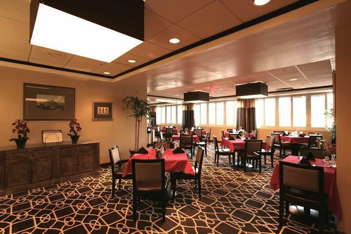 Hotel Doubletree By Hilton Dallas Market Center