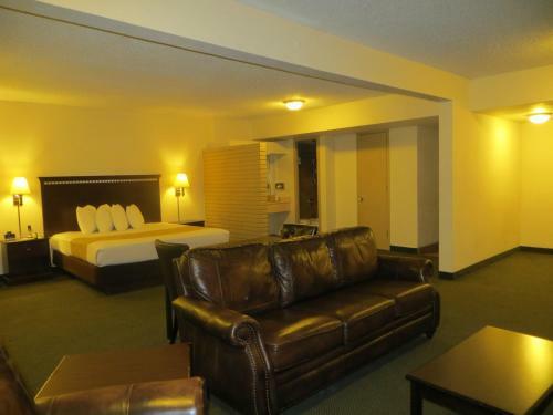 Echo Hotel & Conference Center