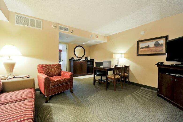 Hotel Embassy Suites Dallas - Park Central Area