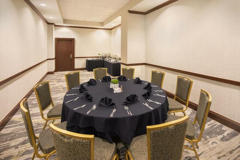 Hotel Embassy Suites Dallas - Park Central Area