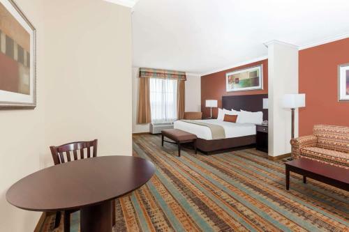 Hotel Baymont Inn And Suites Henderson