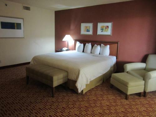 Atrium Hotel And Suites Dfw Airport