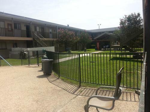 Motel Executive Inn & Suites