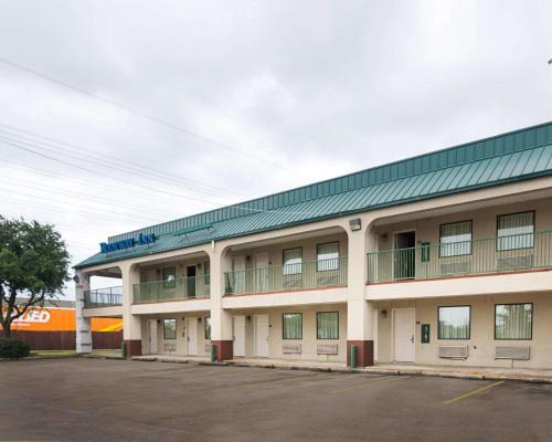 Hotel Rodeway Inn And Suites Hwy 290