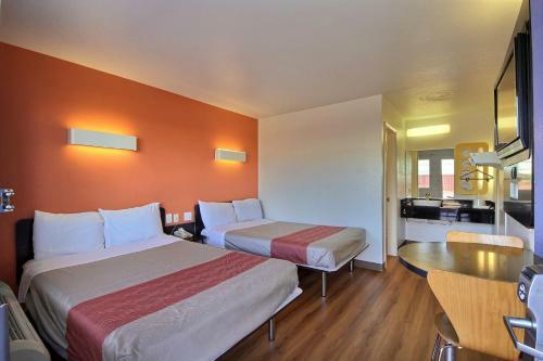 Motel 6 Laredo South