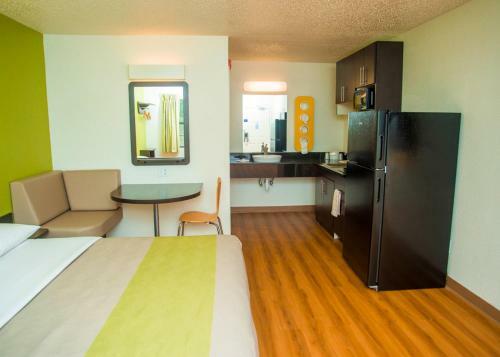 Hotel Motel 6 Palestine Tx