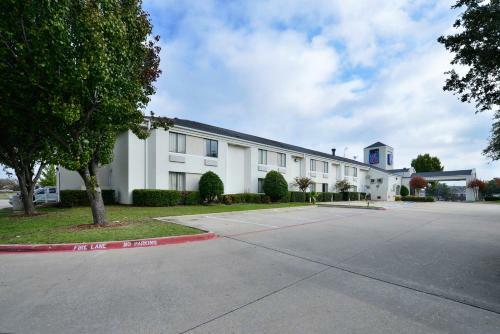 Motel 6 Plano - Preston Point