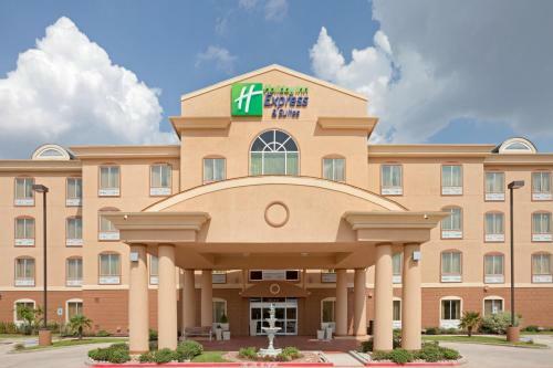 Holiday Inn Express Hotel & Suites Terrell