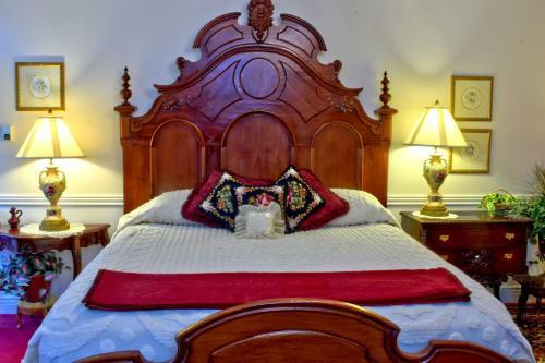 Bed & Breakfast Big Yellow Inn