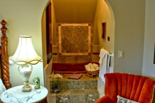 Bed & Breakfast Big Yellow Inn