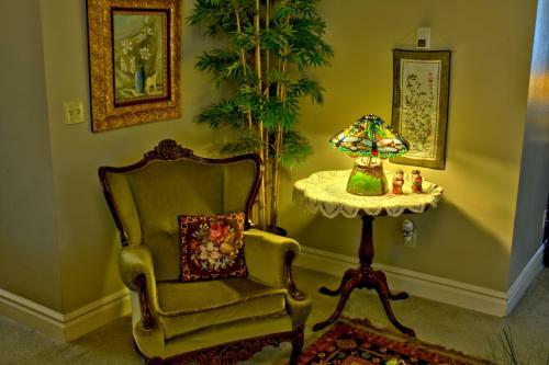Bed & Breakfast Big Yellow Inn