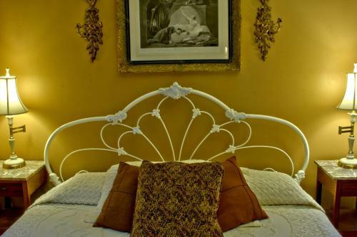 Bed & Breakfast Big Yellow Inn