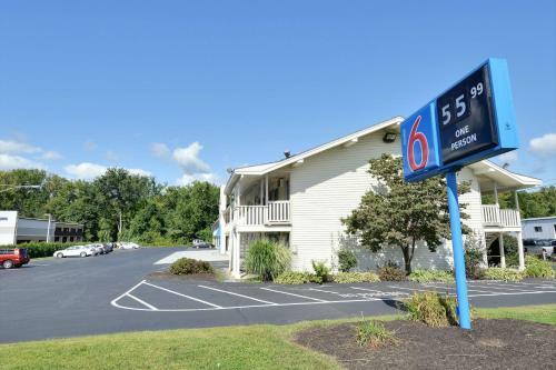 Motel 6 Brattleboro