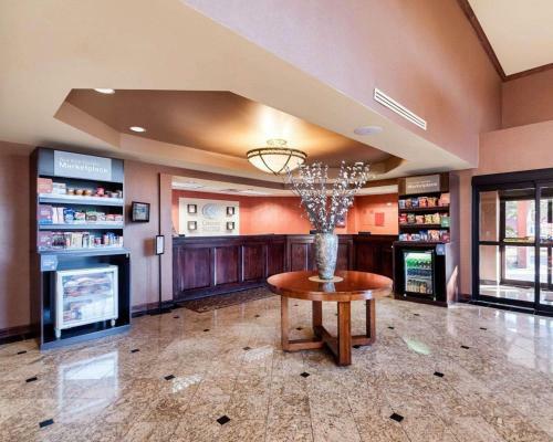 Hotel Comfort Suites Dulles Airport