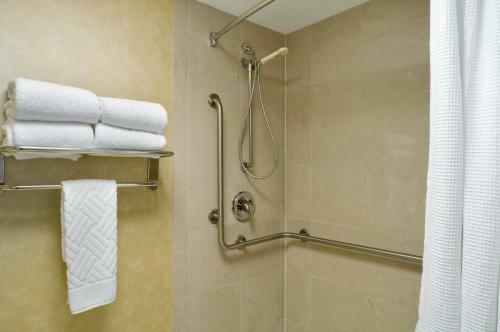 Hotel Doubletree By Hilton Norfolk Airport
