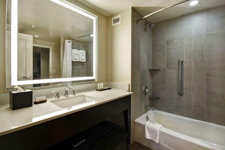 Hotel Embassy Suites Springfield