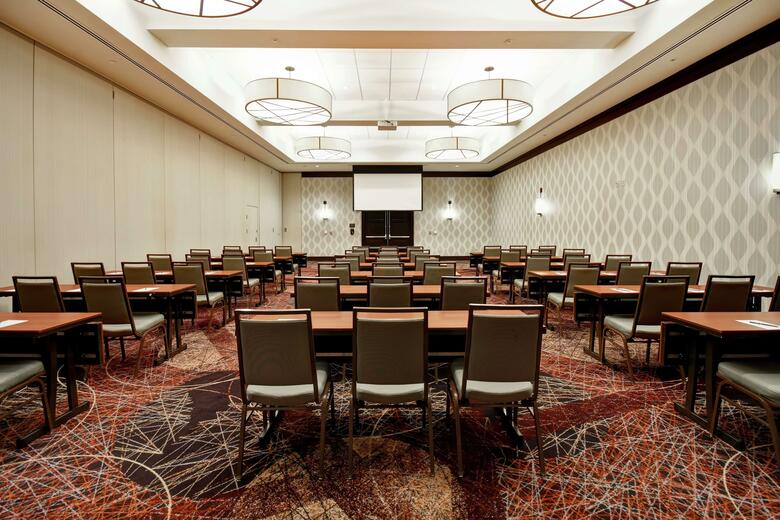 Hotel Embassy Suites Springfield