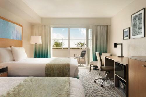 Surfbreak Oceanfront Hotel, An Ascend Hotel Collection Member