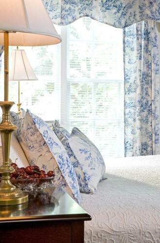 Bed & Breakfast A Williamsburg White House Inn