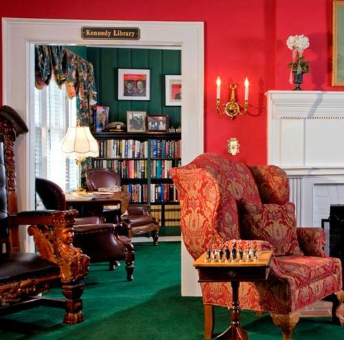 Bed & Breakfast A Williamsburg White House Inn