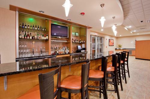 Holiday Inn Hotel & Suites Gateway