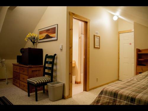 Whittaker's Motel & Historic Bunkhouse