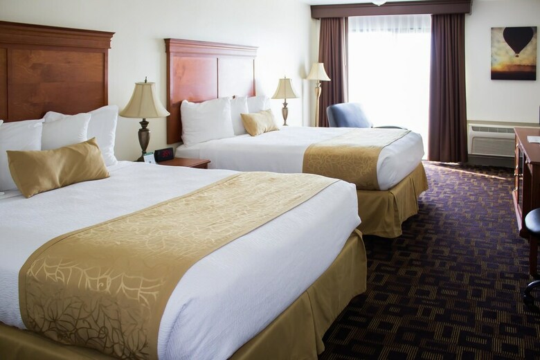 Best Western Plus Lake Front Hotel