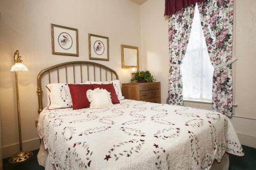 Bishop Victorian Hotel
