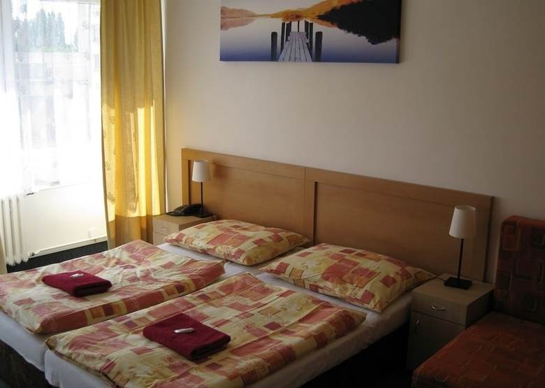 Hotel Plus