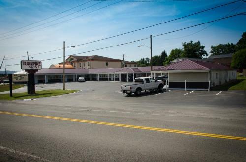 Turnpike Motel