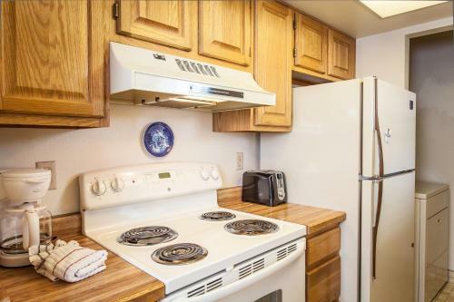 Hotel Powderwood Condominiums