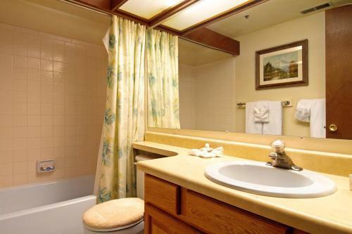 Hotel Powderwood Condominiums