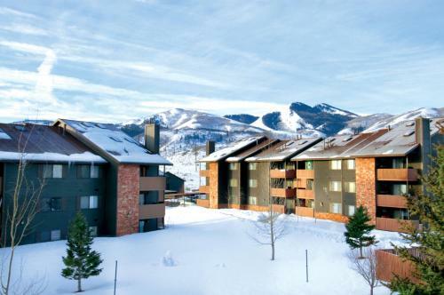 Hotel Powderwood Condominiums