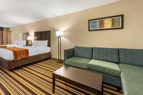 Hotel Comfort Inn & Suites