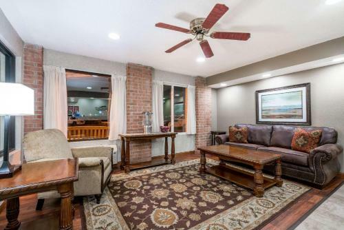 Hotel Baymont Inn & Suites Marshfield