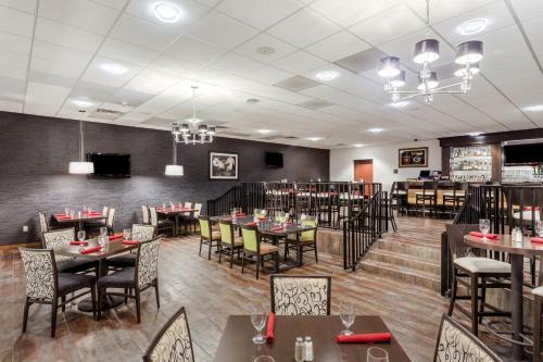 Crowne Plaza Hotel Milwaukee Airport