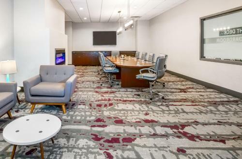 Crowne Plaza Hotel Milwaukee Airport