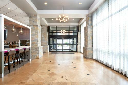 Crowne Plaza Hotel Milwaukee Airport