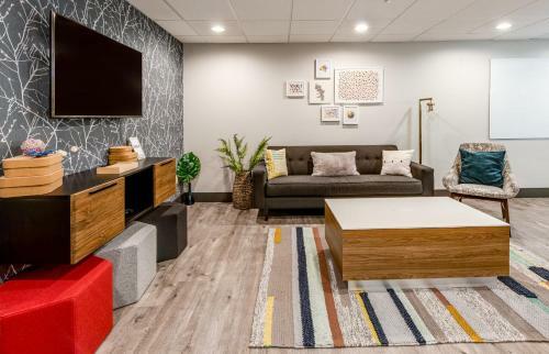 Crowne Plaza Hotel Milwaukee Airport